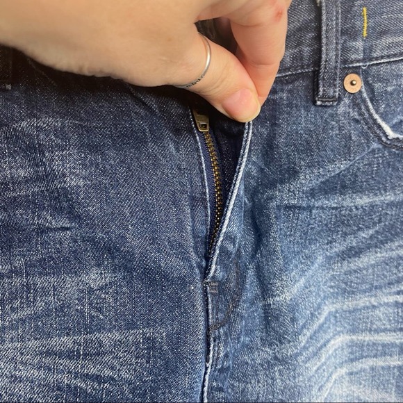 Madewell dark wash Denim Jean Shorts Summer Whiskering Size 28 - Picture 3 of 7